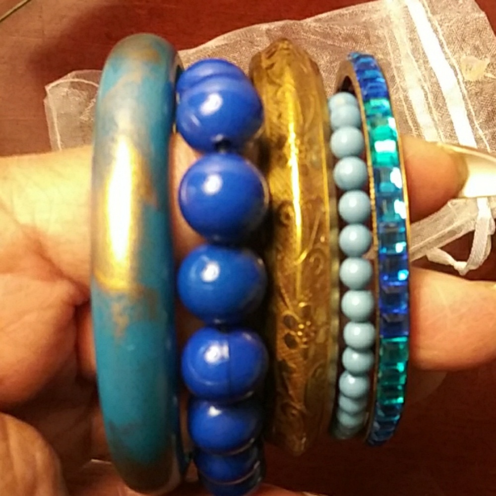 5 bracelets bets blue color
